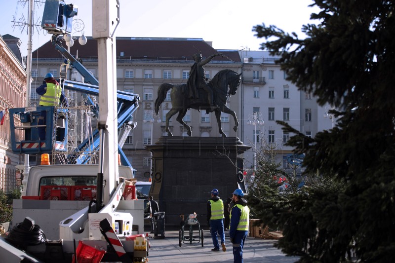 Pripreme za Advent na glavnom zagrebačkom trgu