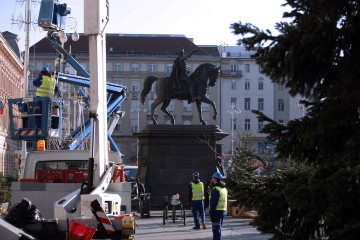 Pripreme za Advent na glavnom zagrebačkom trgu