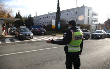 Otvoren drive-in punkt za PCR testiranje na hripavac