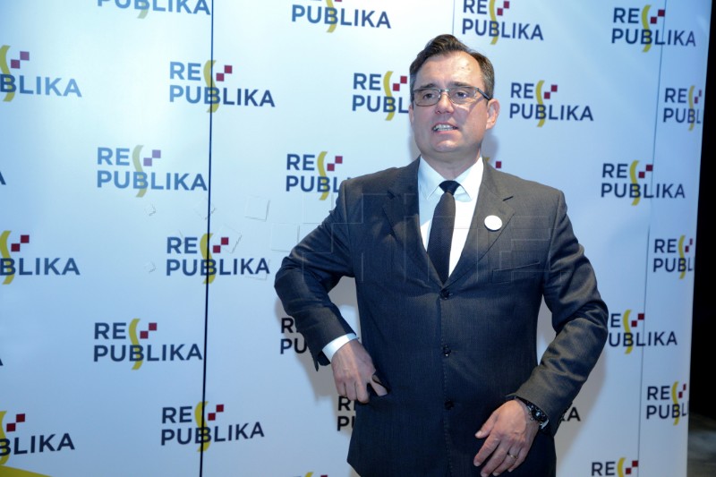 Konferencija za novinare povodom osnivačke skupštine nove stranke "Republika"