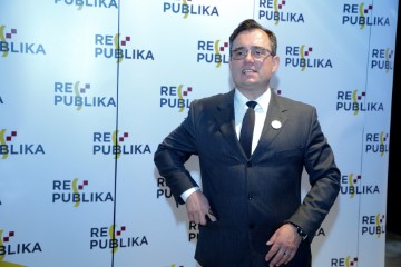 Konferencija za novinare povodom osnivačke skupštine nove stranke "Republika"