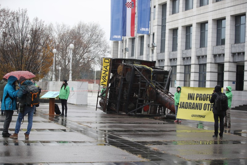 Greenpeace ispred sjedišta Ine