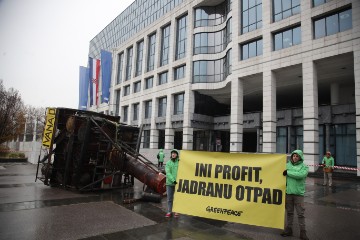 Greenpeace ispred sjedišta Ine