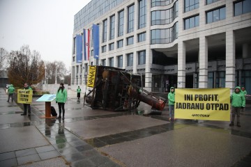 Greenpeace ispred sjedišta Ine