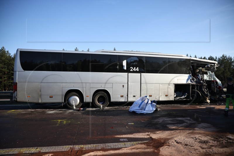 U autobusnoj nesreći u Njemačkoj poginulo dijete, 13 ranjenih