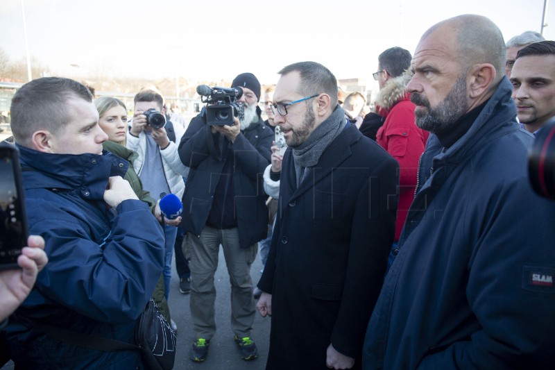 Pola sata zaustavljen autobusni promet na okretištu Črnomercu zbog sve češćih napada