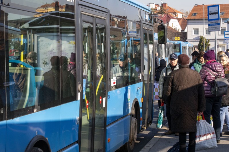 Pola sata zaustavljen autobusni promet na okretištu Črnomercu zbog sve češćih napada