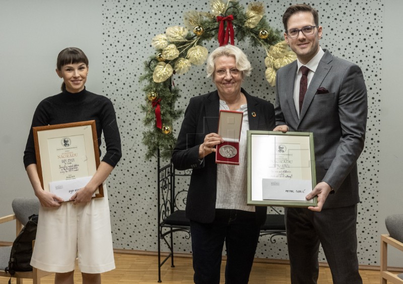 Prof. Dr. Marijan Hanžeković Trust awards Zagreb professor, student from Ljubljana