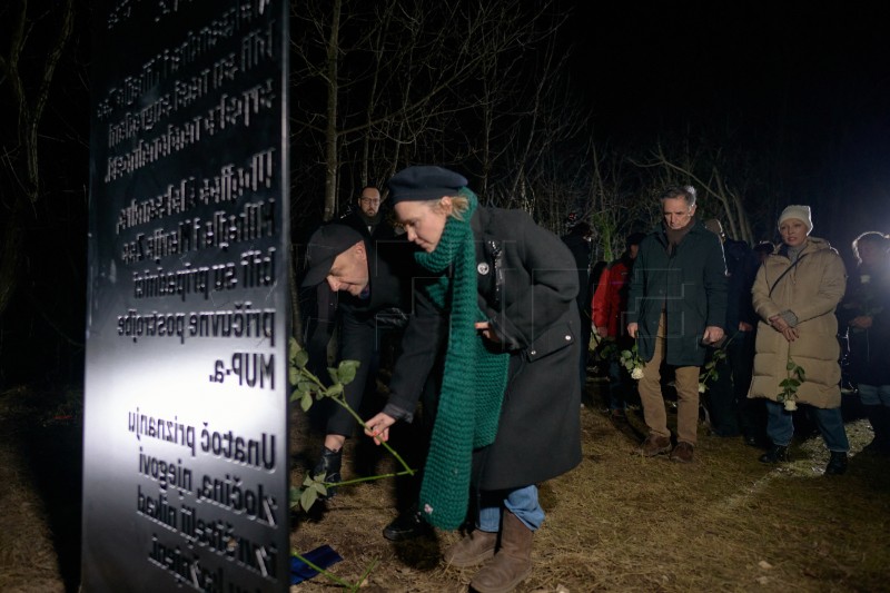 Spomen-ploča za ubijenu obitelji Zec kod Adolfovca na Sljemenu