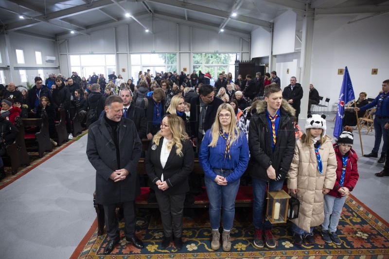 Doček betlehemskog svjetla u zagrebačkoj katedrali