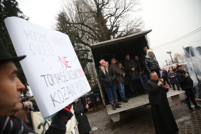 Prosvjedni skup "Resnik je problem, a ne rješenje!" 