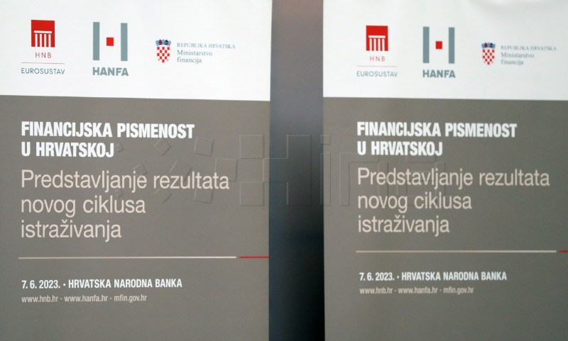 Croatians' financial knowledge above OECD average, financial behaviour below average