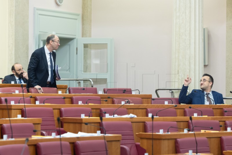 Sabor donio zakon o plaćama u državnoj i javnim službama