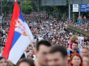 Novi prosvjed roditelja djece ubijene u beogradskoj školi "Vladislav Ribnikar" 