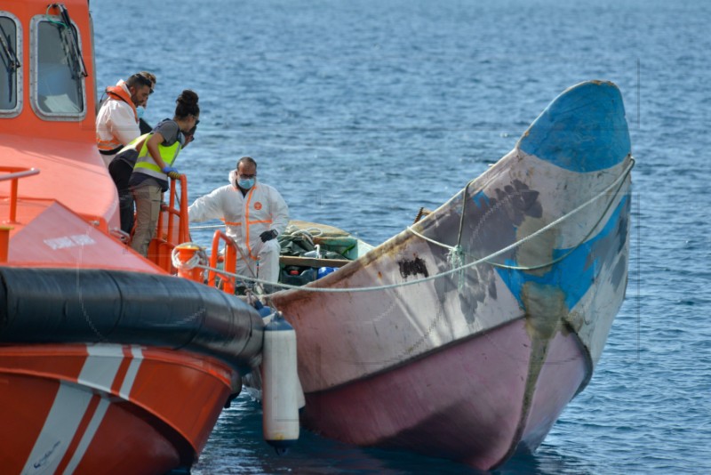 61 migrant, uključujući žene i djecu, utopio se u brodolomu kod Libije