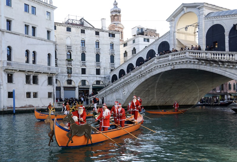 ITALY VENICE REGATTA