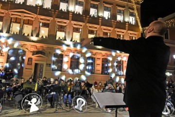 Concert of Christmas carols performed at Vinkovci school and square on Gaudete Sunday