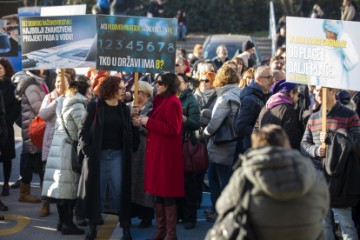 Prosvjedni skup "Dosta filozofiranja o plaćama"