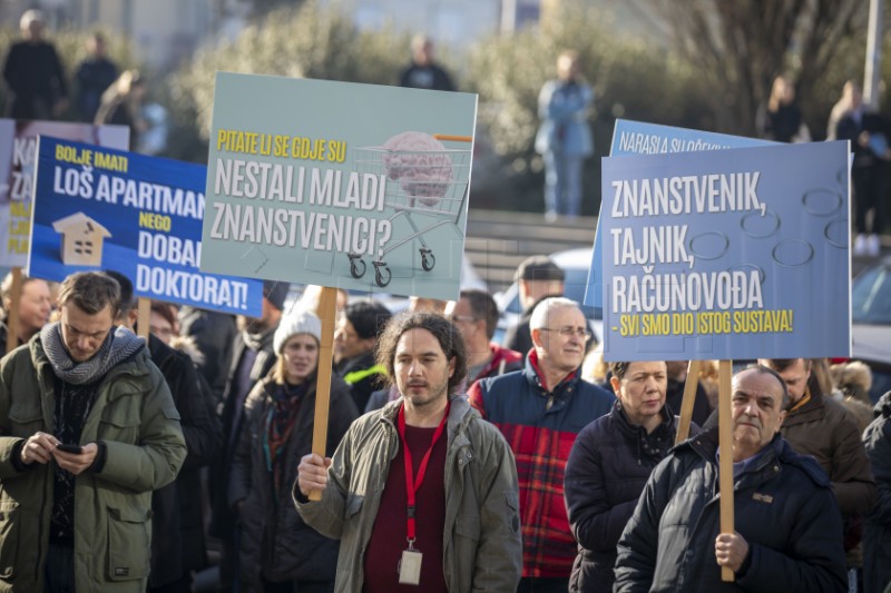 Prosvjedni skup "Dosta filozofiranja o plaćama"