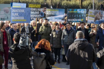 Prosvjedni skup "Dosta filozofiranja o plaćama"