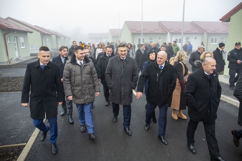 Premijer Plenković posjetio Sisačko-moslavačku županiju