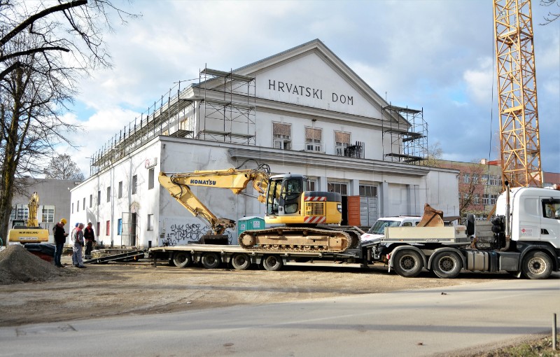 Mandić: Za cjelovitu obnovu javnih zgrada u Karlovcu 12,5 milijuna eura