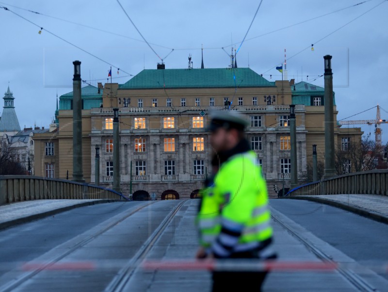 Češka policija patrolira javnim prostorima nakon masovnog ubojstva