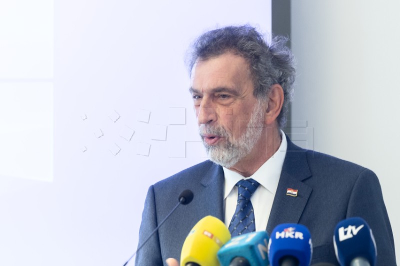 Minister: Teacher not the only one with problematic conduct