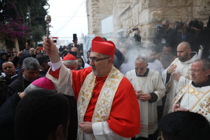 Tmurna božićna procesija od Jeruzalema do Betlehema