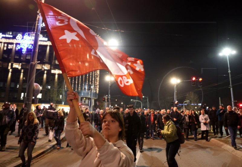 Beograd: Oporba traži oslobađanje uhićenih na nedjeljnom prosvjedu 