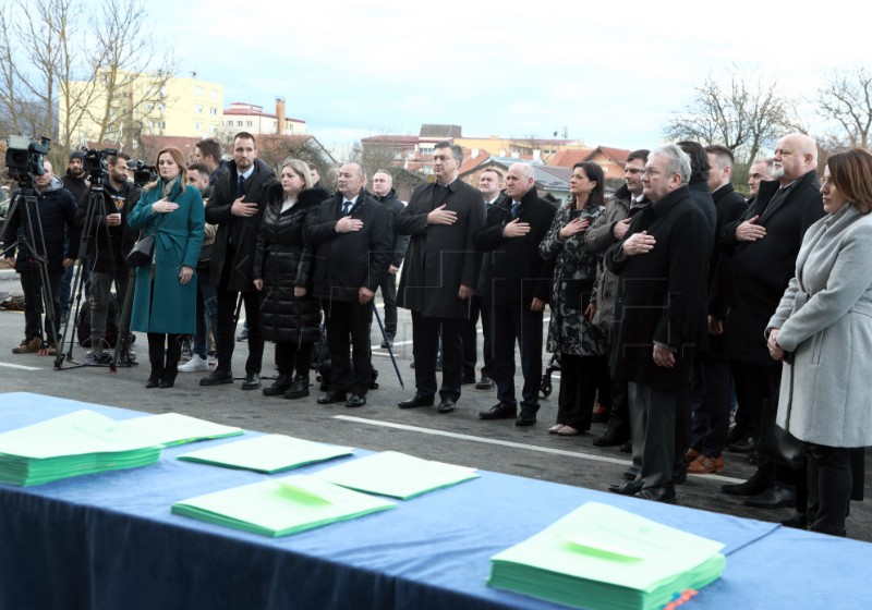 Petrinja: Primopredaje ugovora vlasnicima stanova izgrađenih nakon potresa