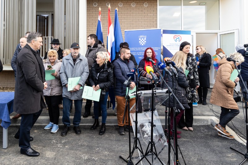 Petrinja: Primopredaje ugovora vlasnicima stanova izgrađenih nakon potresa