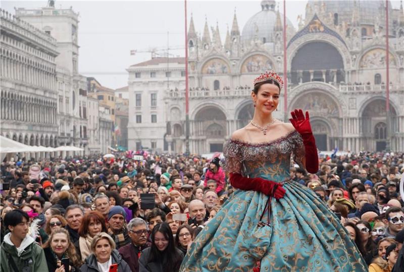 Venecija zabranjuje veće turističke grupe i njihove zvučnike