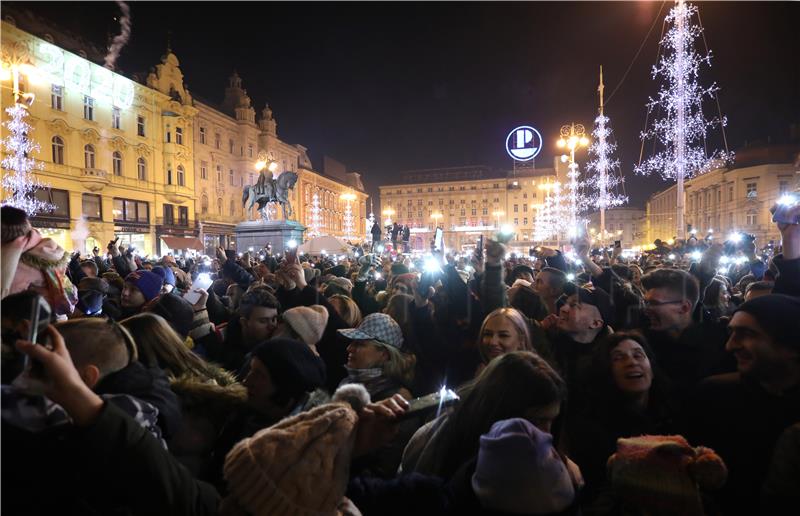 Zagreb u Novu godinu ušao uz pjesmu, ples i zdravicu