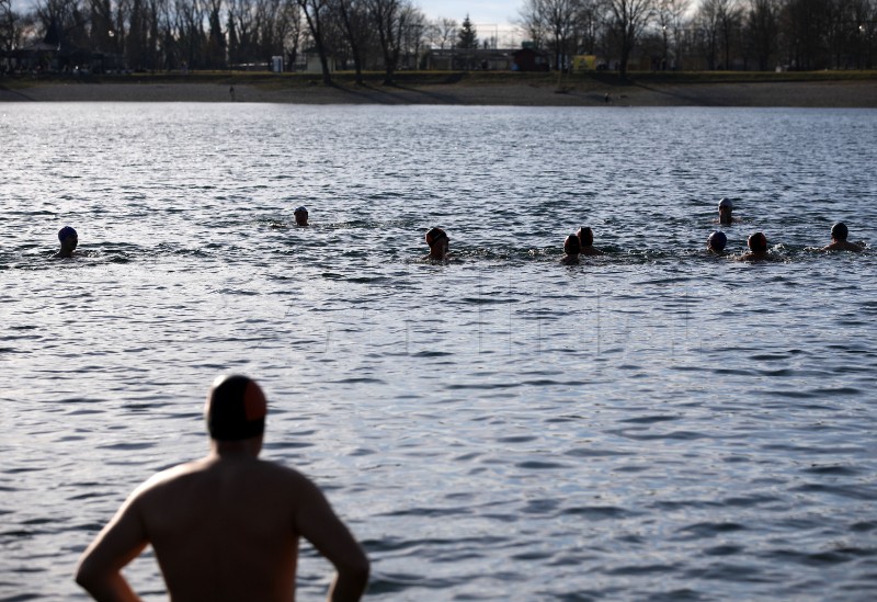 Zimsko plivanje u Jarunu na Silvestrovo 2023.