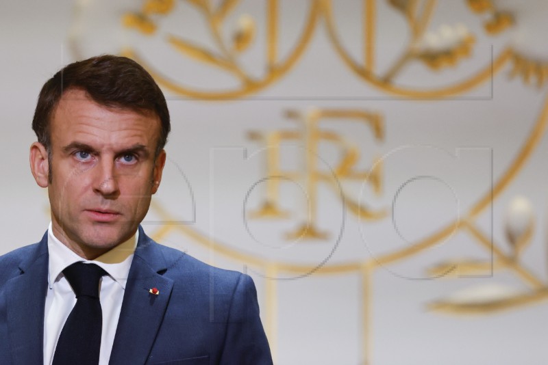 Macron poručio da će 2024. biti godina ponosa i nade