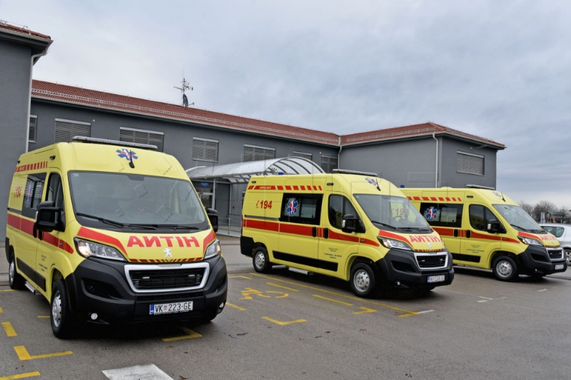 Zavod za hitnu medicinu VZŽ dobio tri nova vozila hitne pomoći