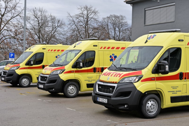 Zavod za hitnu medicinu VZŽ dobio tri nova vozila hitne pomoći