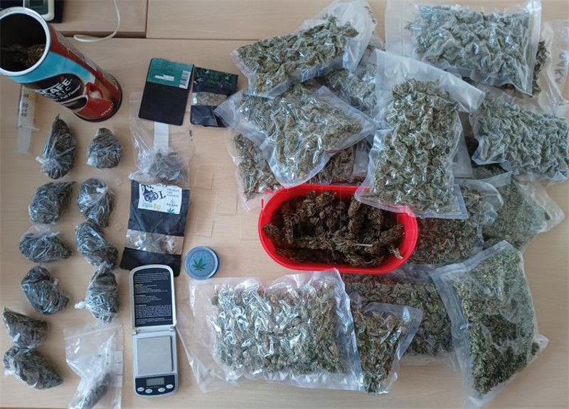 Policija u Virovitici pronašla i oduzela oko 4,5 kg marihuane