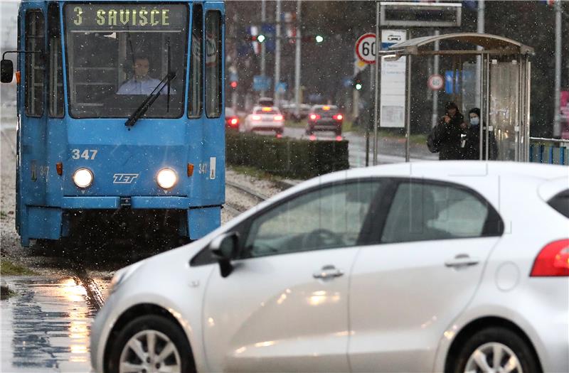 DHMZ: Oblačno s kišom, krajem dana u gorju snijeg