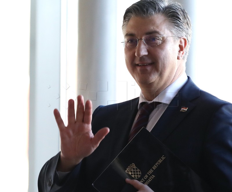 Plenković: Za razliku od Milanovića mi nećemo kršiti zakon