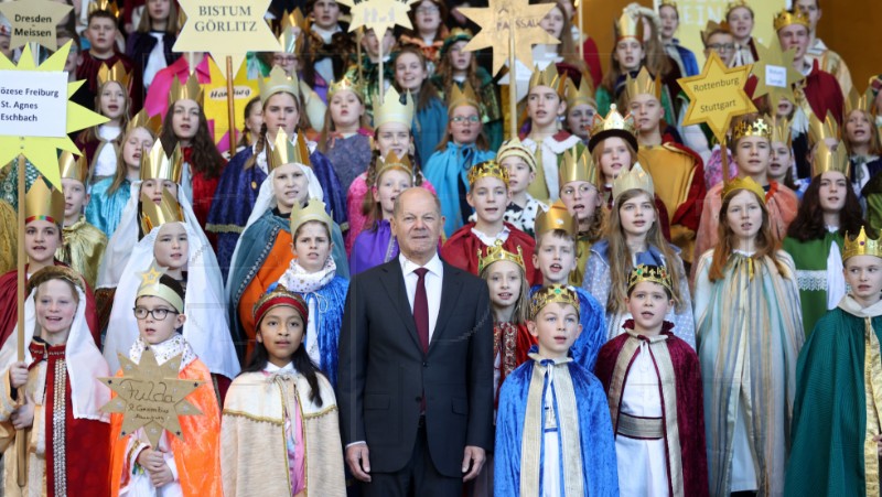 GERMANY TRADITION CAROLERS