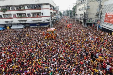 Više od milijun bosonogih kršćana u procesiji na Filipinima