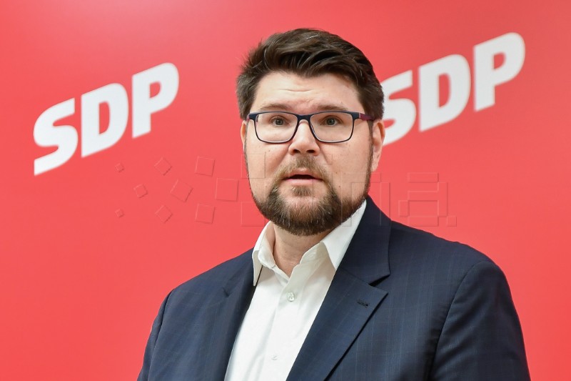 SDP chief criticises PM, demands explanation of term 'semi-legal'