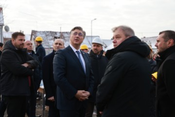 Plenković obišao radove na izgradnji centra za socijalni rad u Đakovu