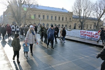 Vukovarci prosvjedovali protiv nasilja, zatraženo pritvaranje svih napadača