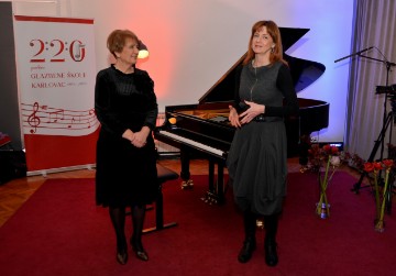 Glazbena škola Karlovac za 220. godišnjicu nabavila klavir "Steinway & Sons"