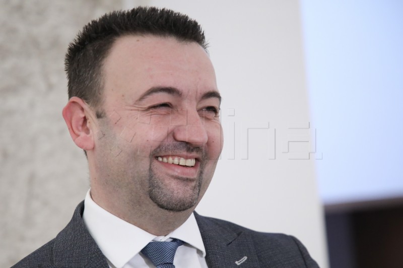 MP says 400,000 Croats 'driven away', 200,000 foreign workers imported