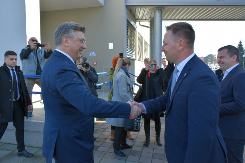 Plenković obišao Regionalni centar kompetentnosti Medicinske škole Bjelovar 