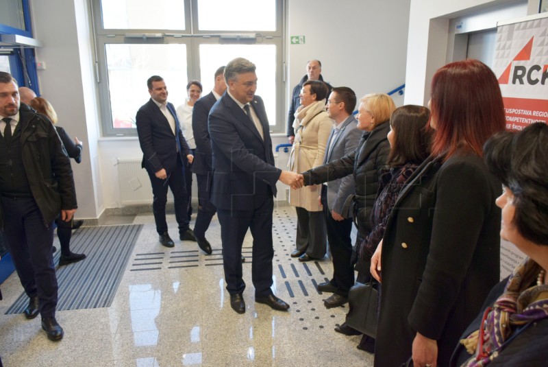 Plenković obišao Regionalni centar kompetentnosti Medicinske škole Bjelovar 